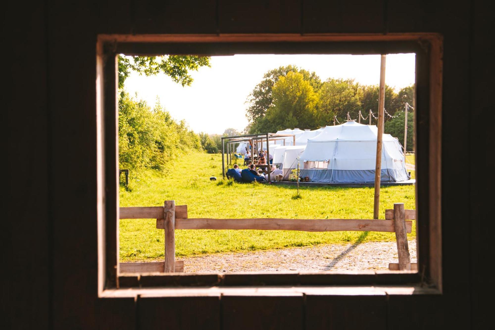 Domo Camp - Nature Glamping Hof Viehbrook 호텔 Rendswuhren 외부 사진